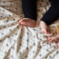 Elodie Details - Детский плед Pearl Velvet Blanket, цвет Monogram - Зображення 4