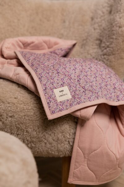 Стьобана ковдра BIBS x Liberty Quilted Blanket,Blush — изображение 3